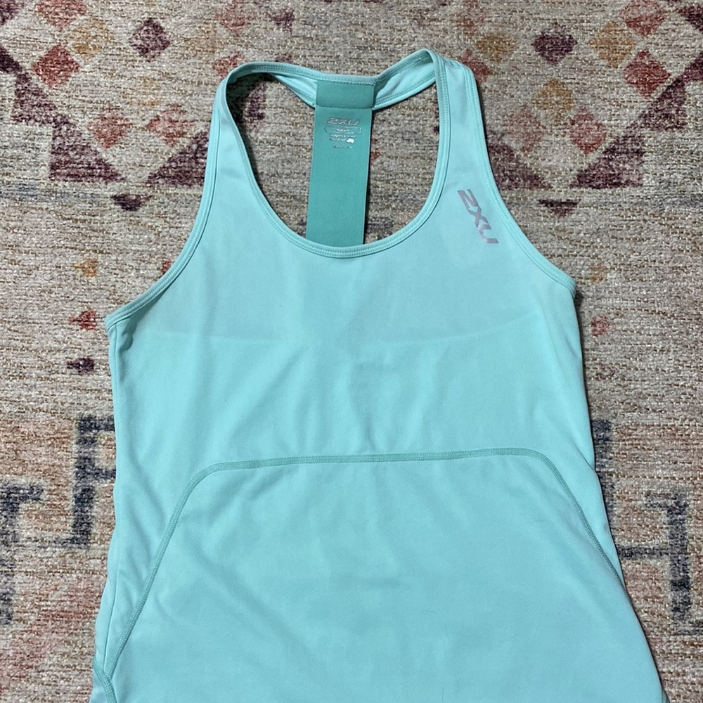 workout top size medium